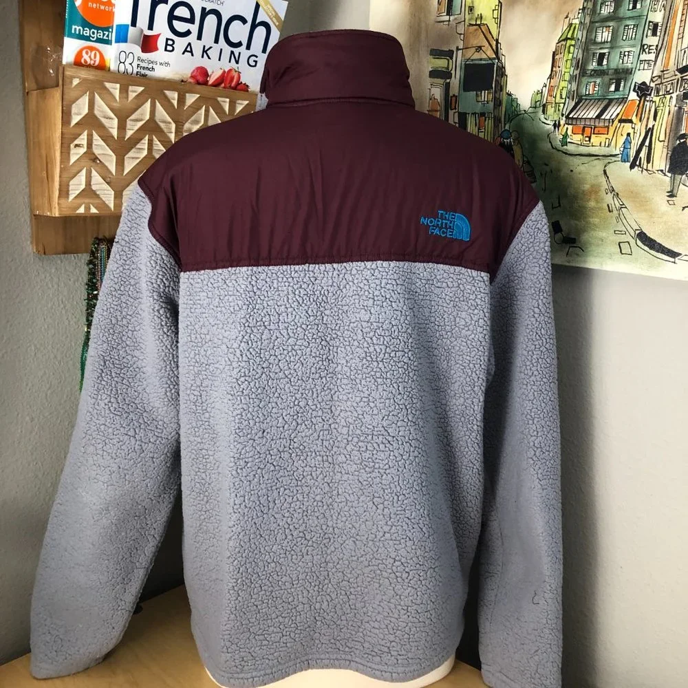 THE NORTH FACE Grizzley Fleece Sweatshirt Men’s size M Gray Teal Red Gorpcore